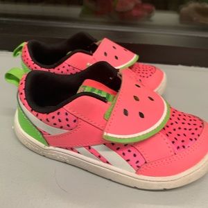 🍉 Reebok toddler girl size 7.5